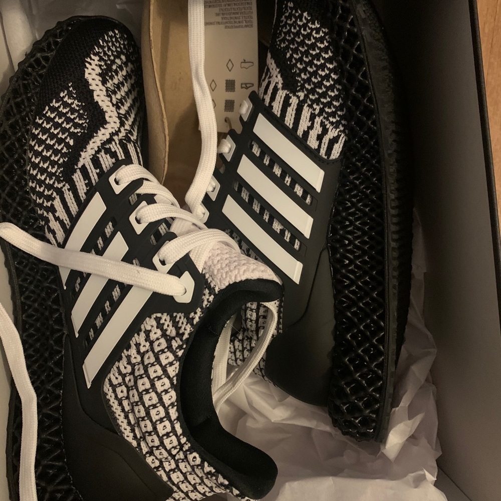 RARE size Ultra 4D 5.0 "Oreo" Running sneakers